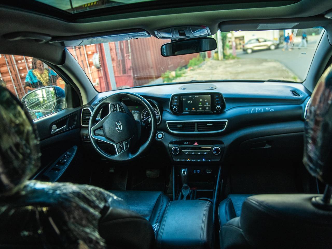 HYUNDAI TUCSON FULL OPTION